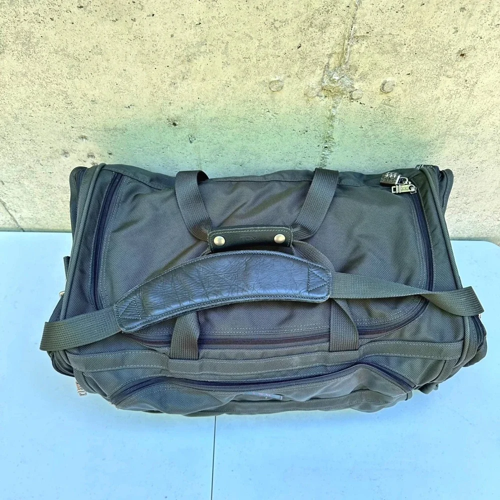 Tumi inside shoulder